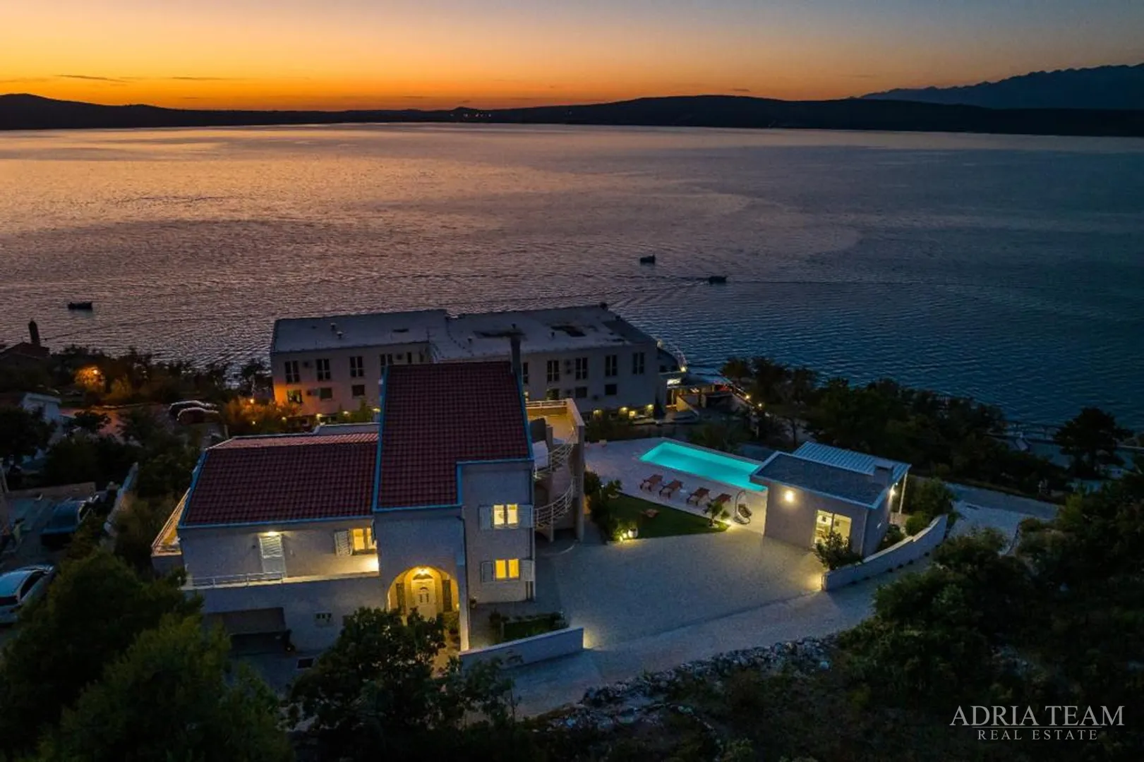 lijepa apartmanska kuća s pogledom na more, novigrad - slika 8
