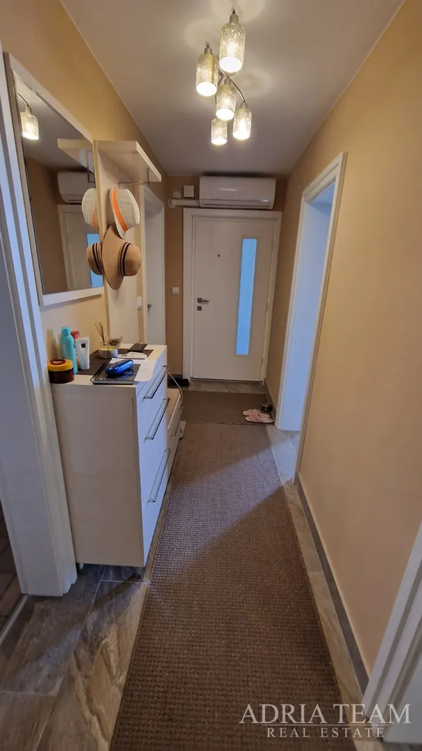 tri renovirana apartmana 400 m od plaže - slika 13