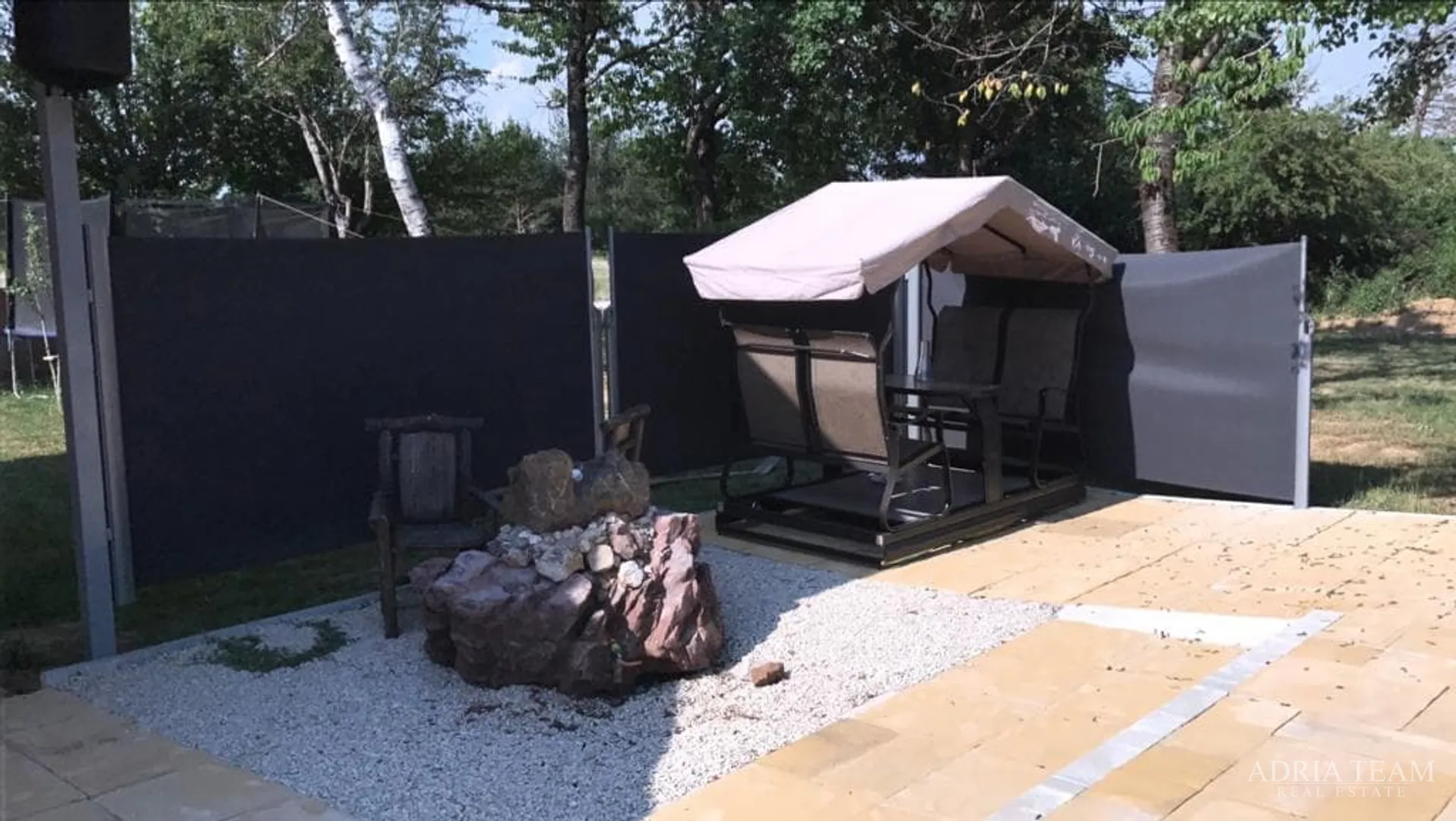 luksuzna vila s grijanim bazenom i natkrivenom terasom - 10 000 m2 zemljišta! - slika 49