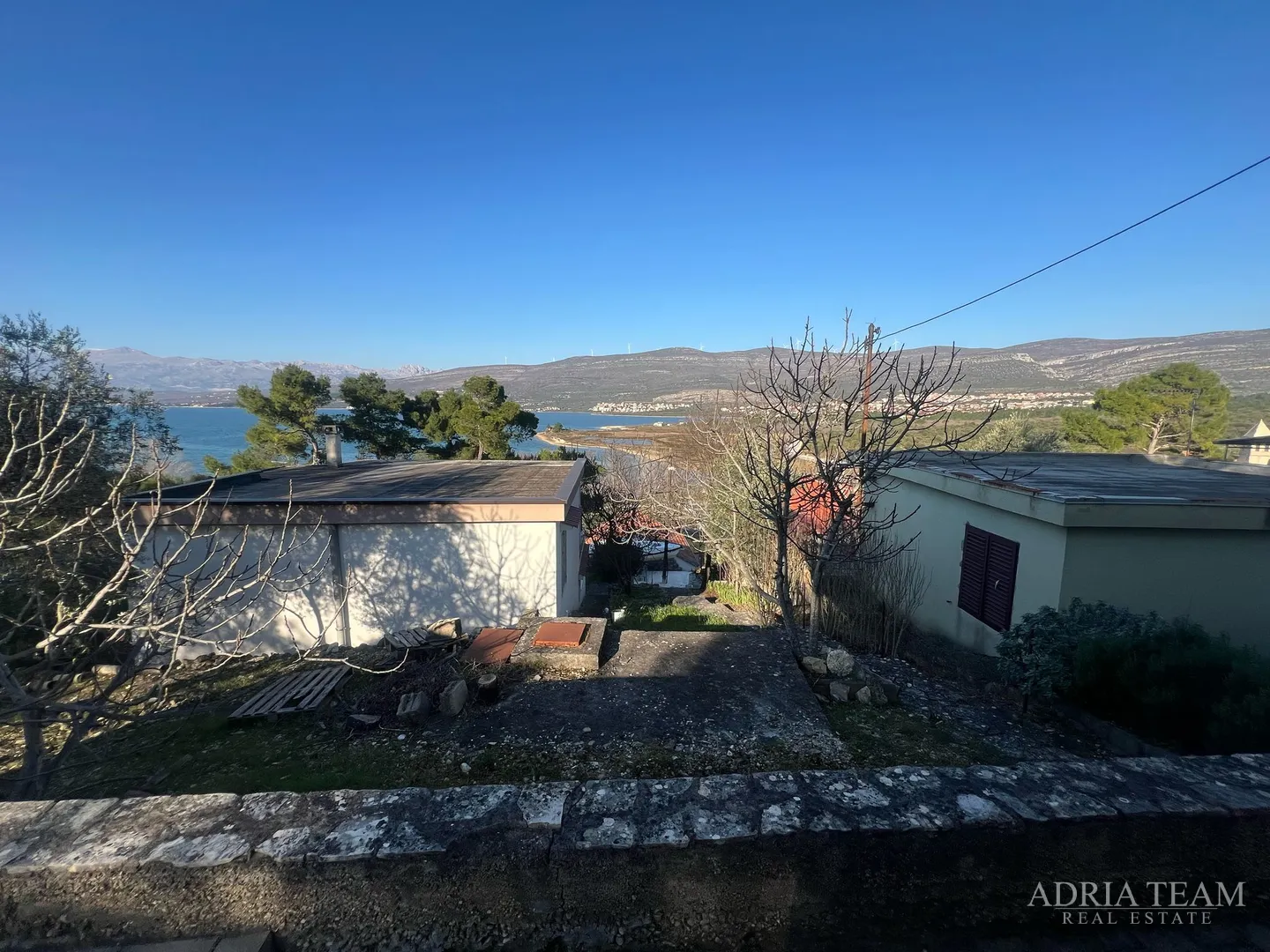 kuća s tri stambene jedinice, pogled na more i velebit - donji karin - slika 91