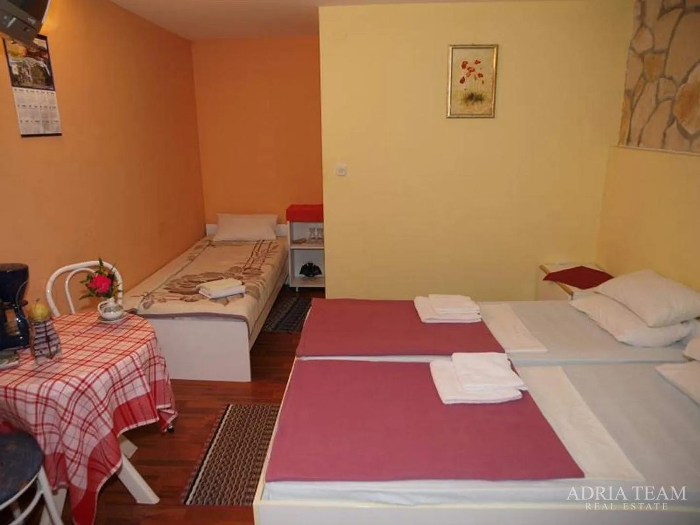 hotel 50 m od mora - posedarje - slika 3