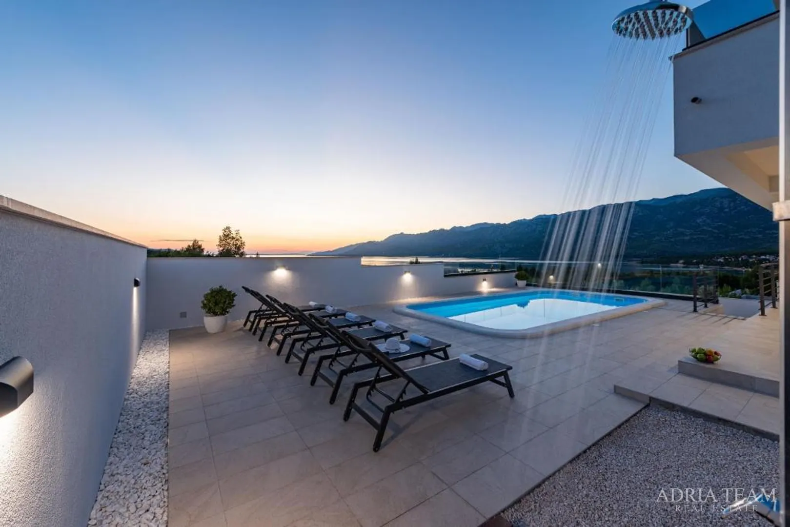 novoizgrađena vila s pogledom na more, planine i šumu - rovanjska - slika 30