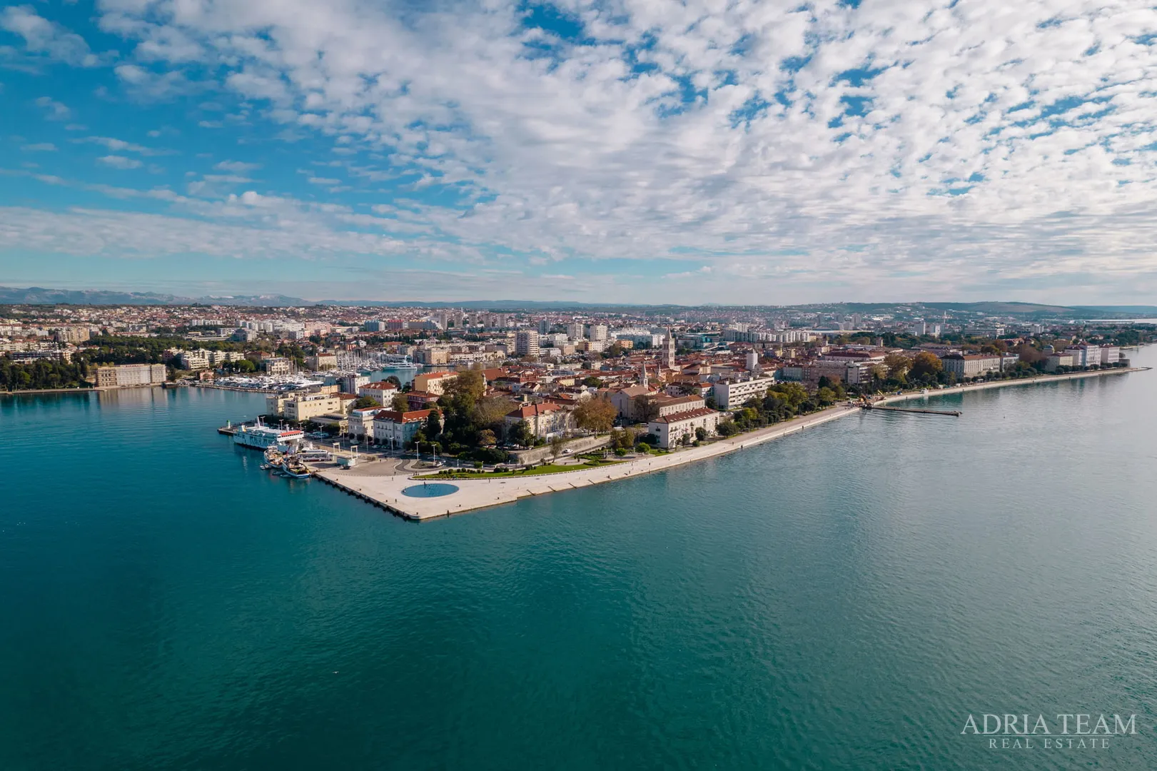 vila u prvom redu do mora, moderna arhitektura, prostrana krovna terasa - brodarica, zadar - slika 28
