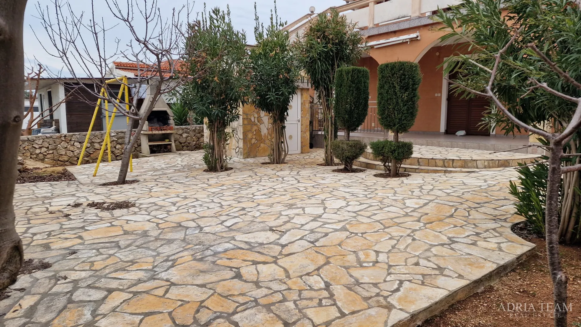 samostojeća kuća s dvije stambene jedinice – vir, zadar - slika 2