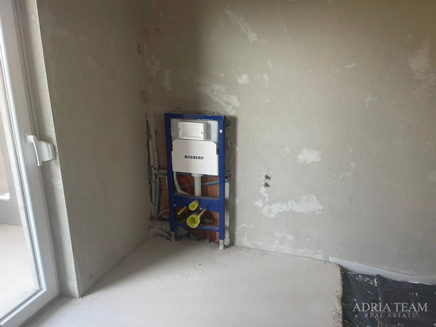 vila s bazenom u novogradnji - zaton - slika 37