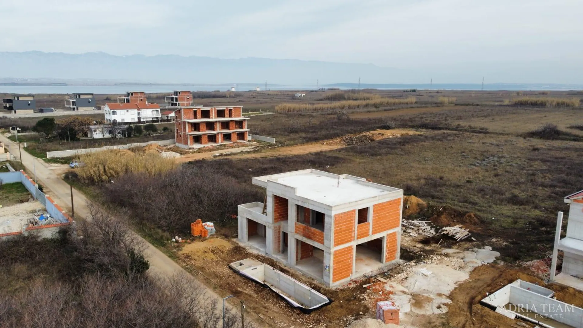 moderna vila udaljena 150 m od mora, novogradnja - privlaka - slika 6