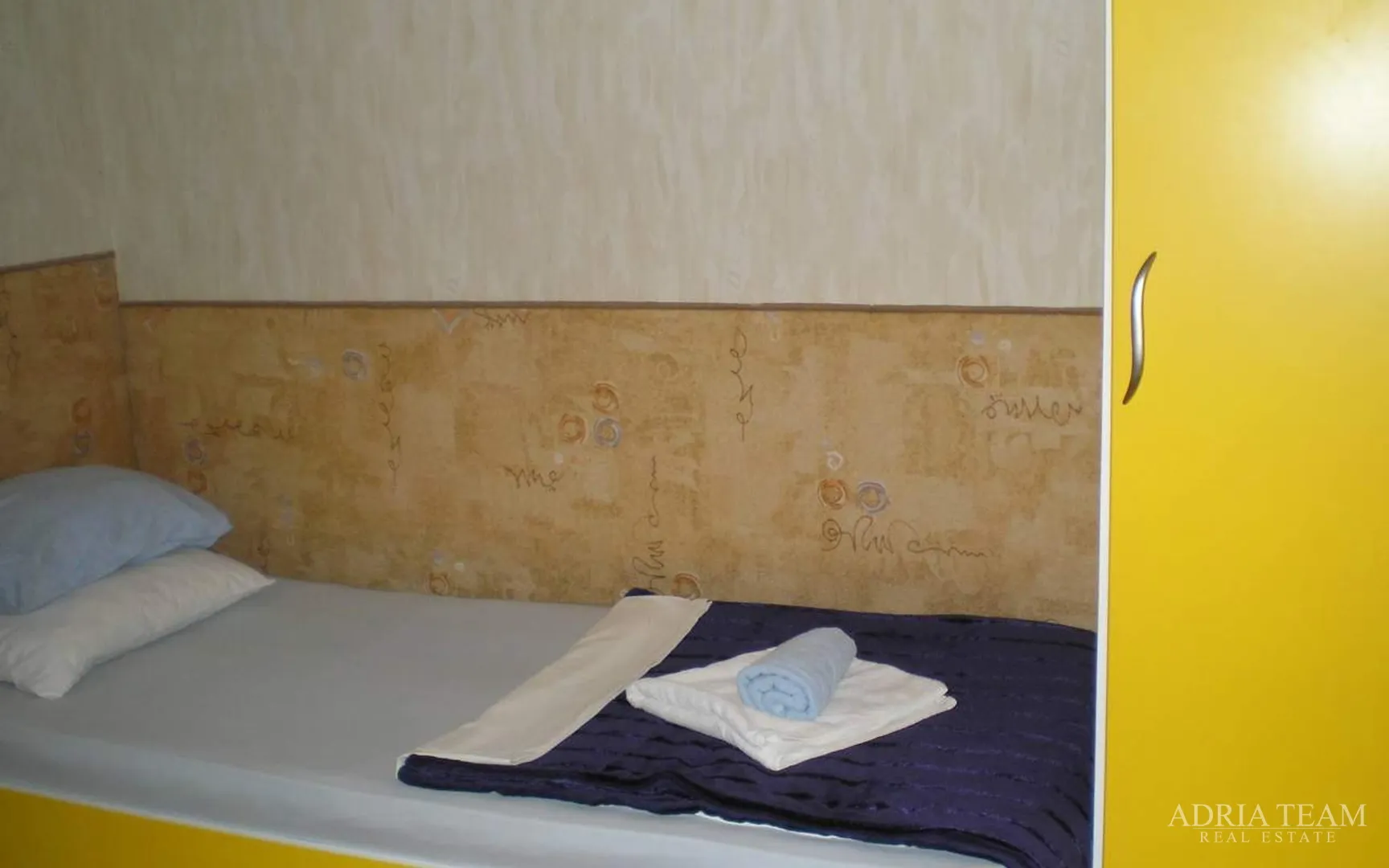 hotel 50 m od mora - posedarje - slika 8