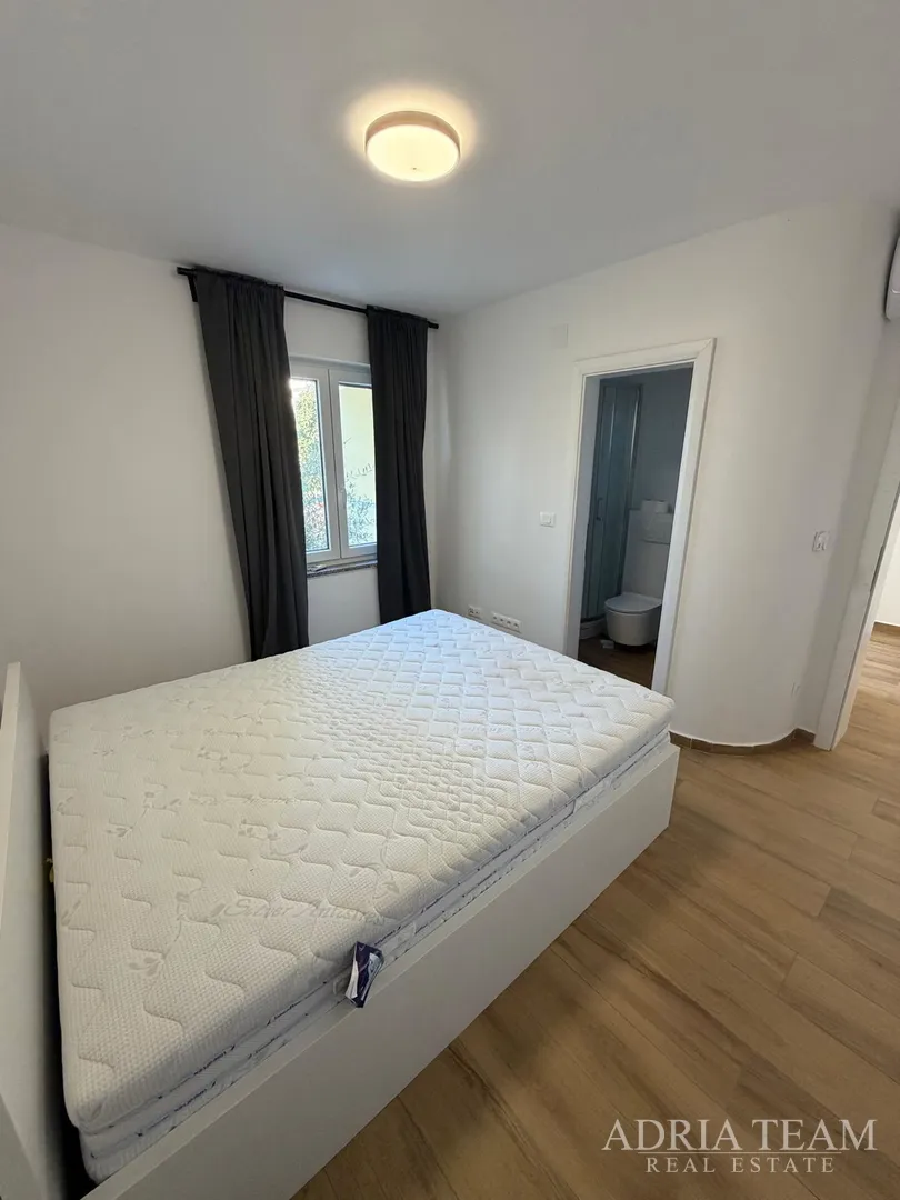 prodaje se kuća s bazenom – petrčane - slika 17