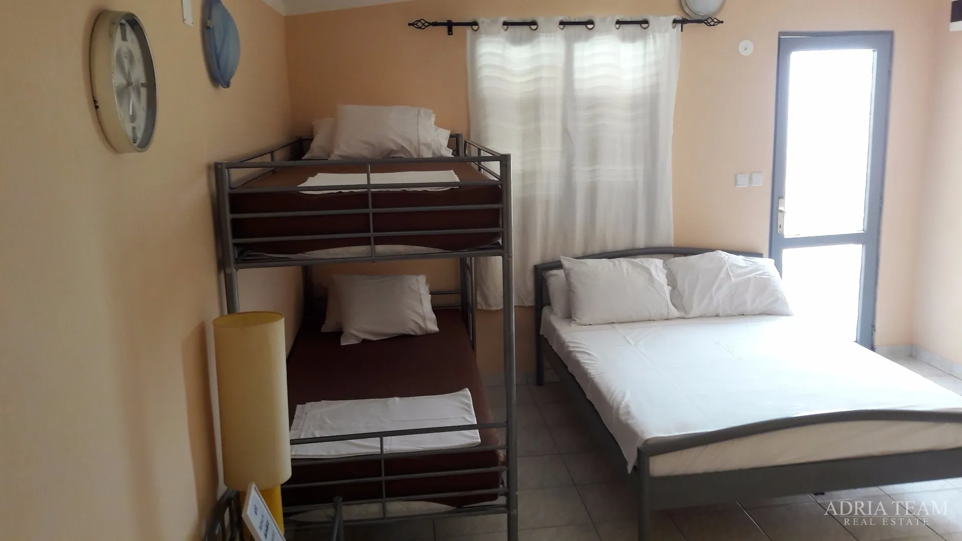 apartmanska kuća u 1.redu do mora - slika 19