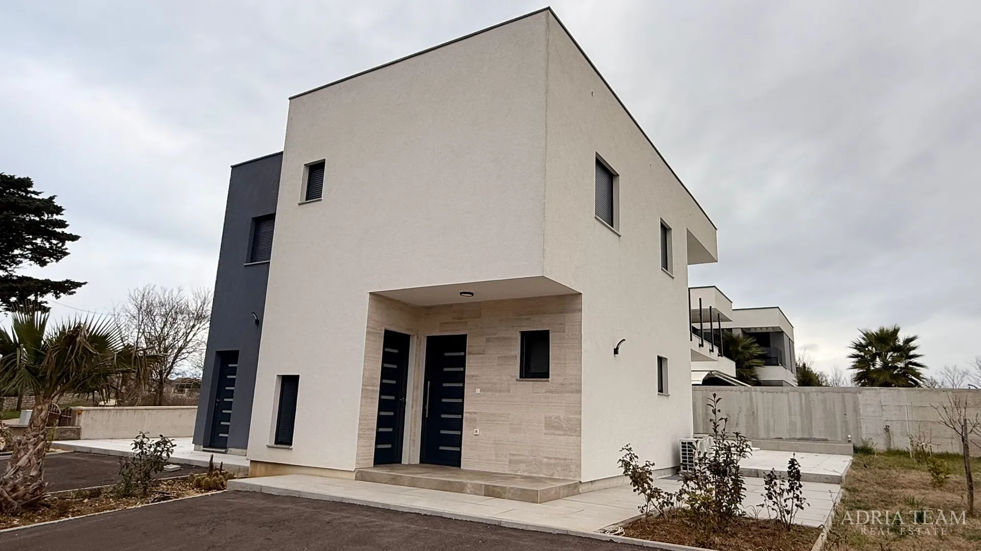 moderna duplex kuća s bazenom u zatonu kod nina – prodaja dva odvojena apartmana - slika 5