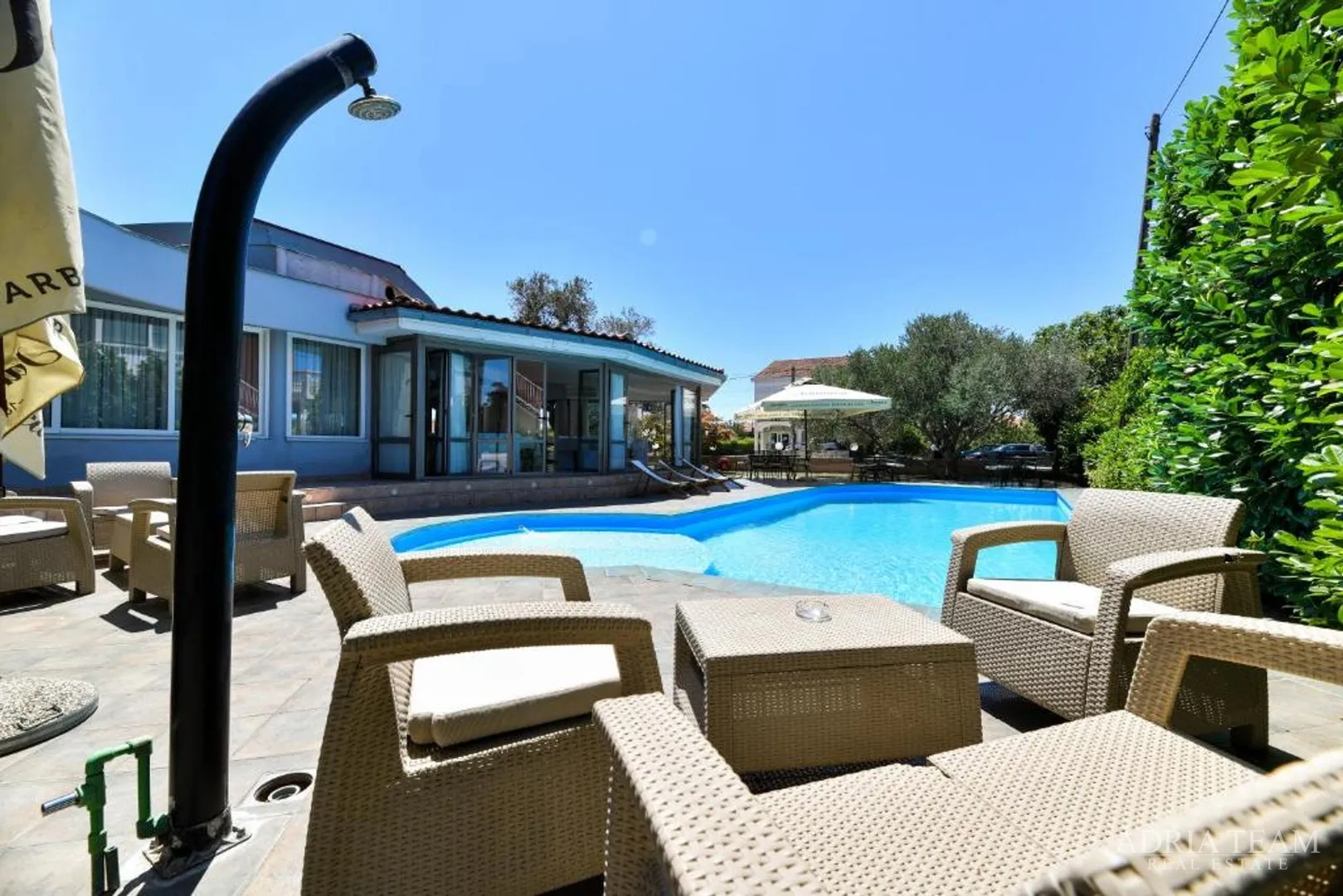 hotelski kompleks s restoranom i uhodanim poslom u turizmu, sukošan - zadar - slika 2