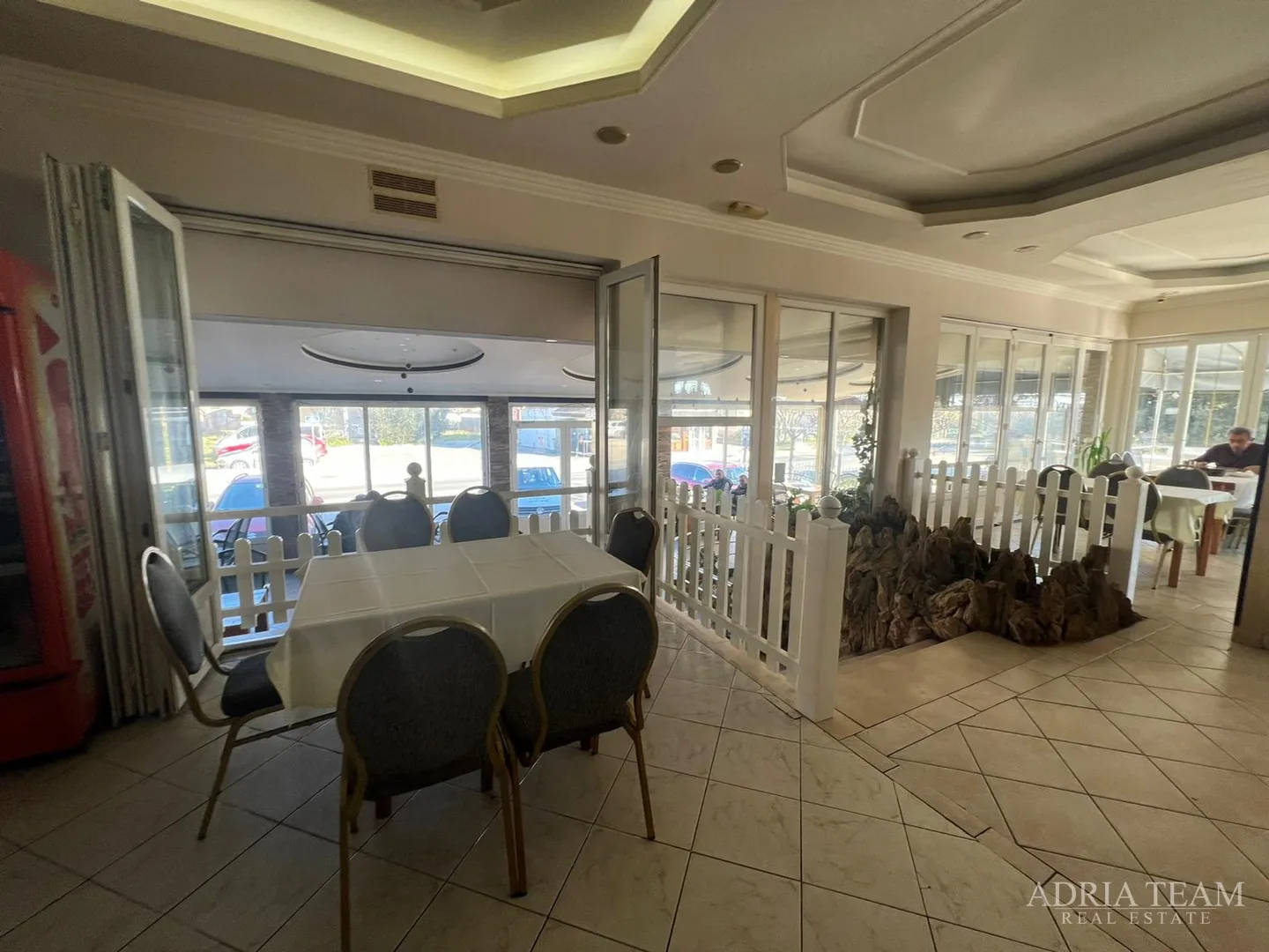 renovirana kuća s poslovnim prostorom (restoran i pekara) - nin - slika 17