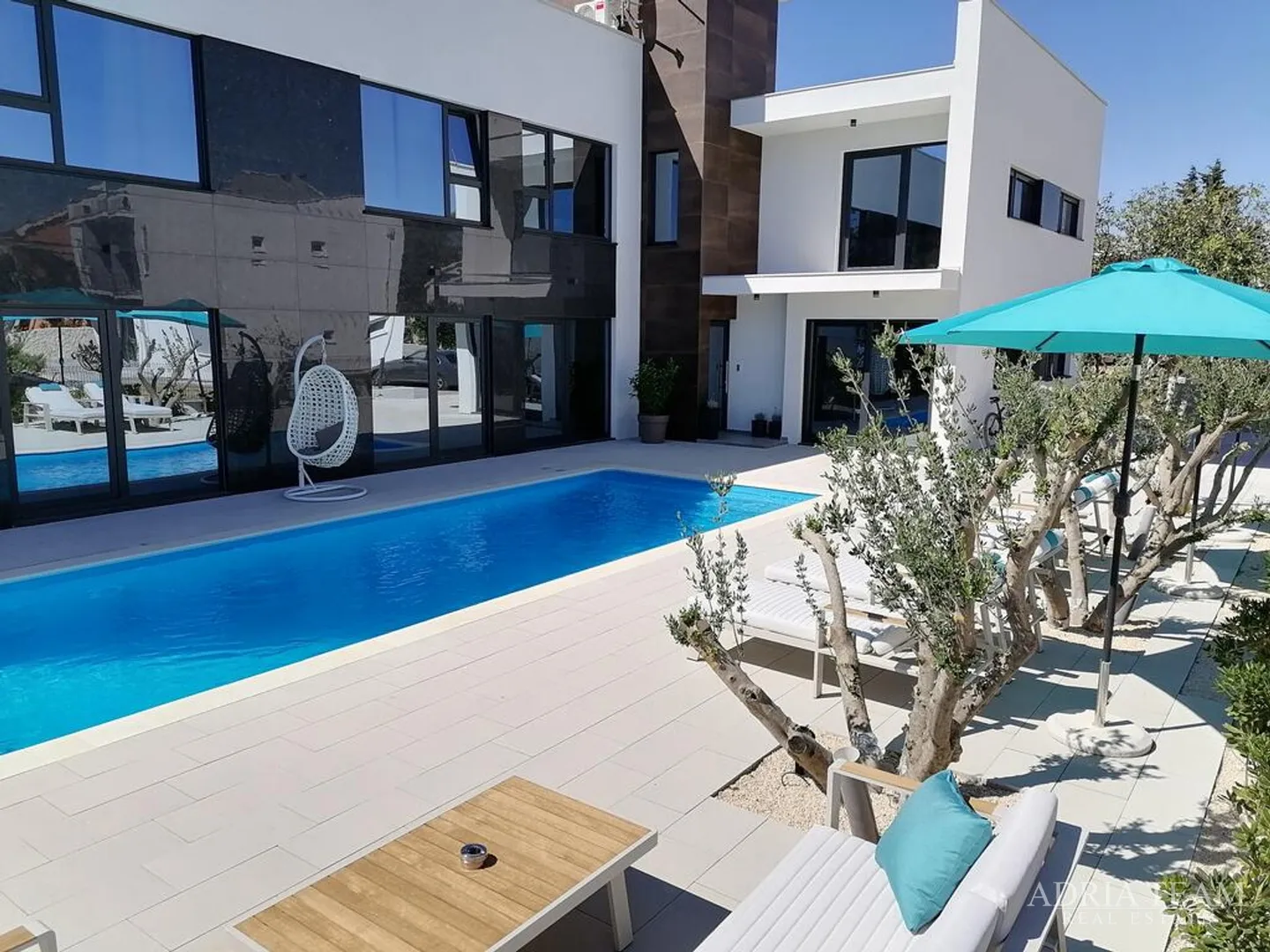 apartmani u urbanoj vili s bazenom, 250 m od mora, vir - zadar - slika 29