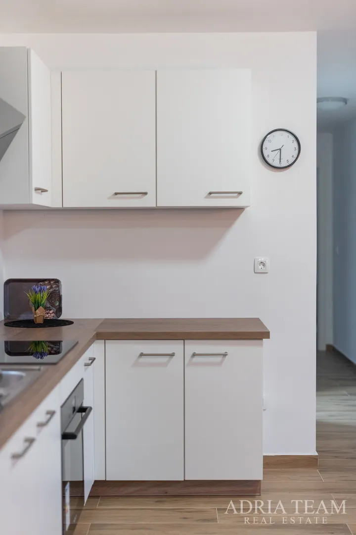 ekskluzivan apartman s krovnom terasom i jacuzzijem - vir - slika 17