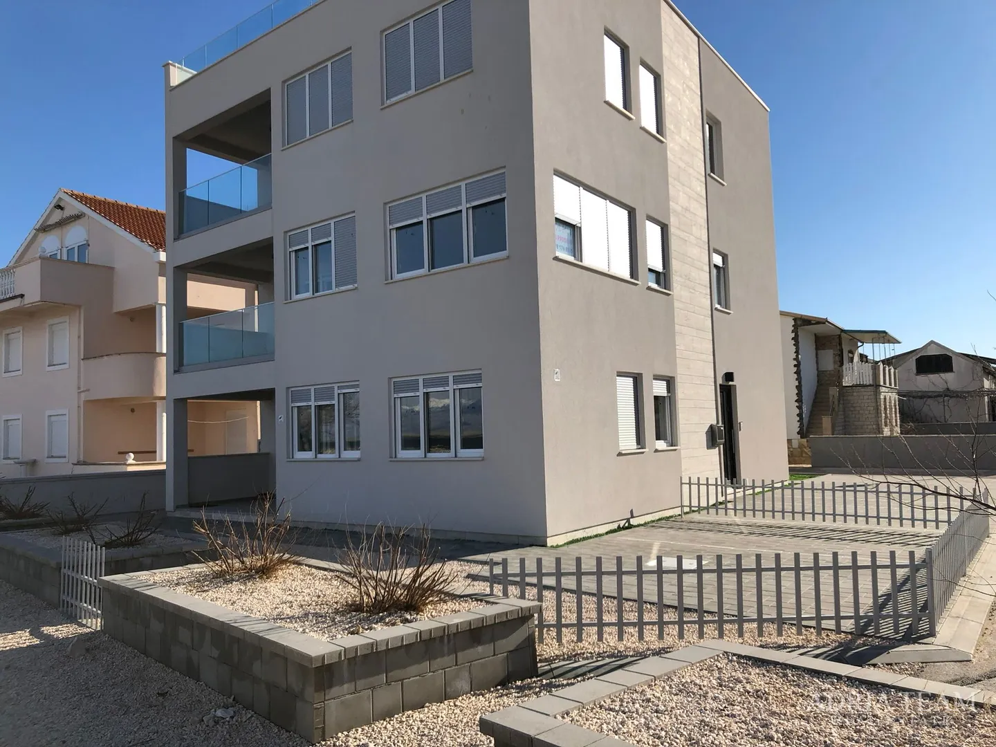 apartman u prvom redu do mora, potpuno opremljen - vir - slika 2