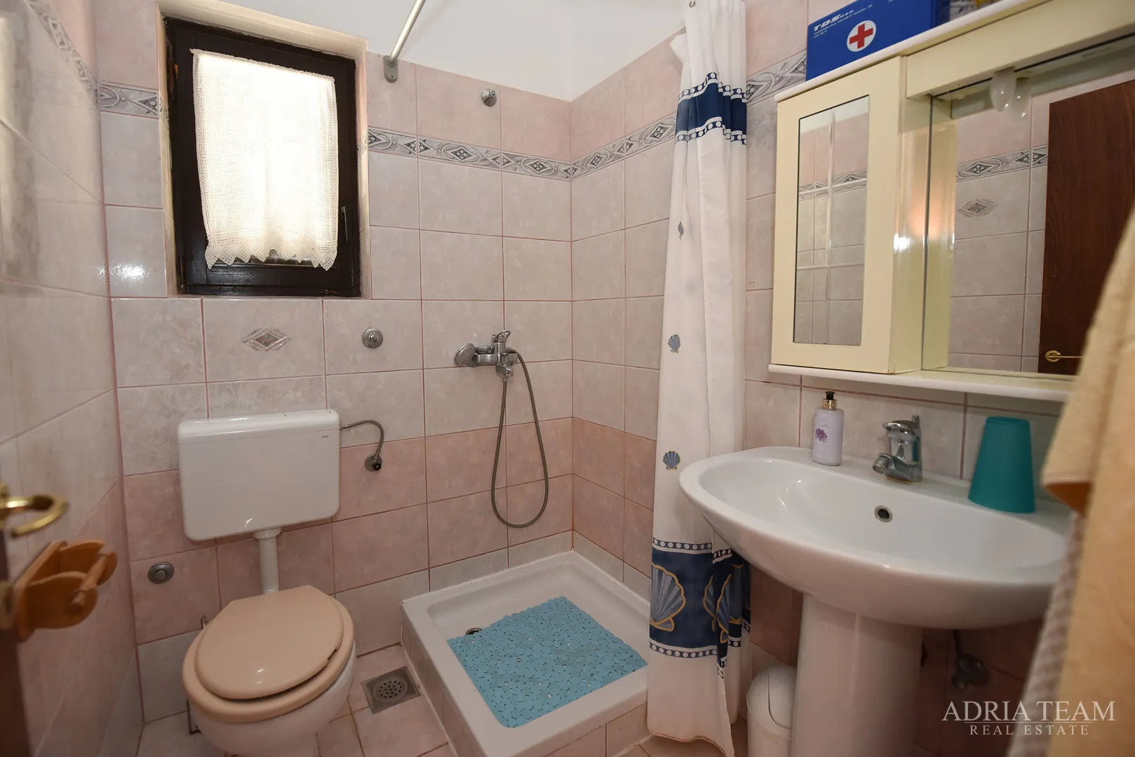 apartmani u kući, 150 m od mora - pag - slika 32