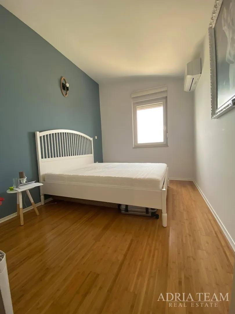 apartman s 3 spavaće sobe, 1. red do mora, povljana - pag - slika 14