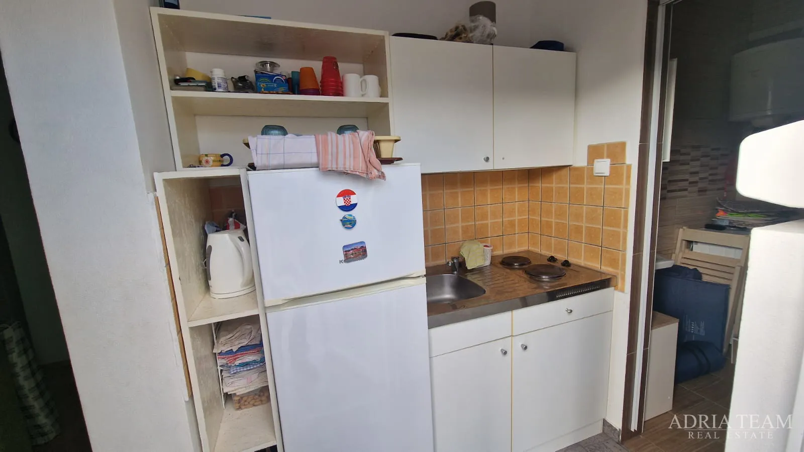 atraktivna kuća s tri stambene jedinice, 200 m od mora - vir - slika 18