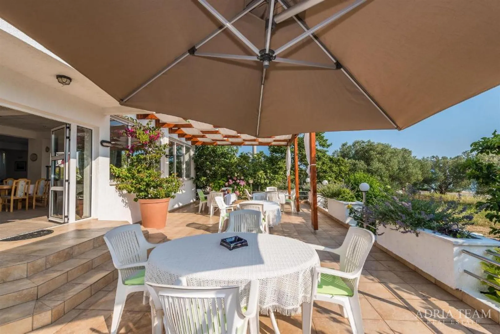 hotel - sukošan, prvi red do mora - slika 9