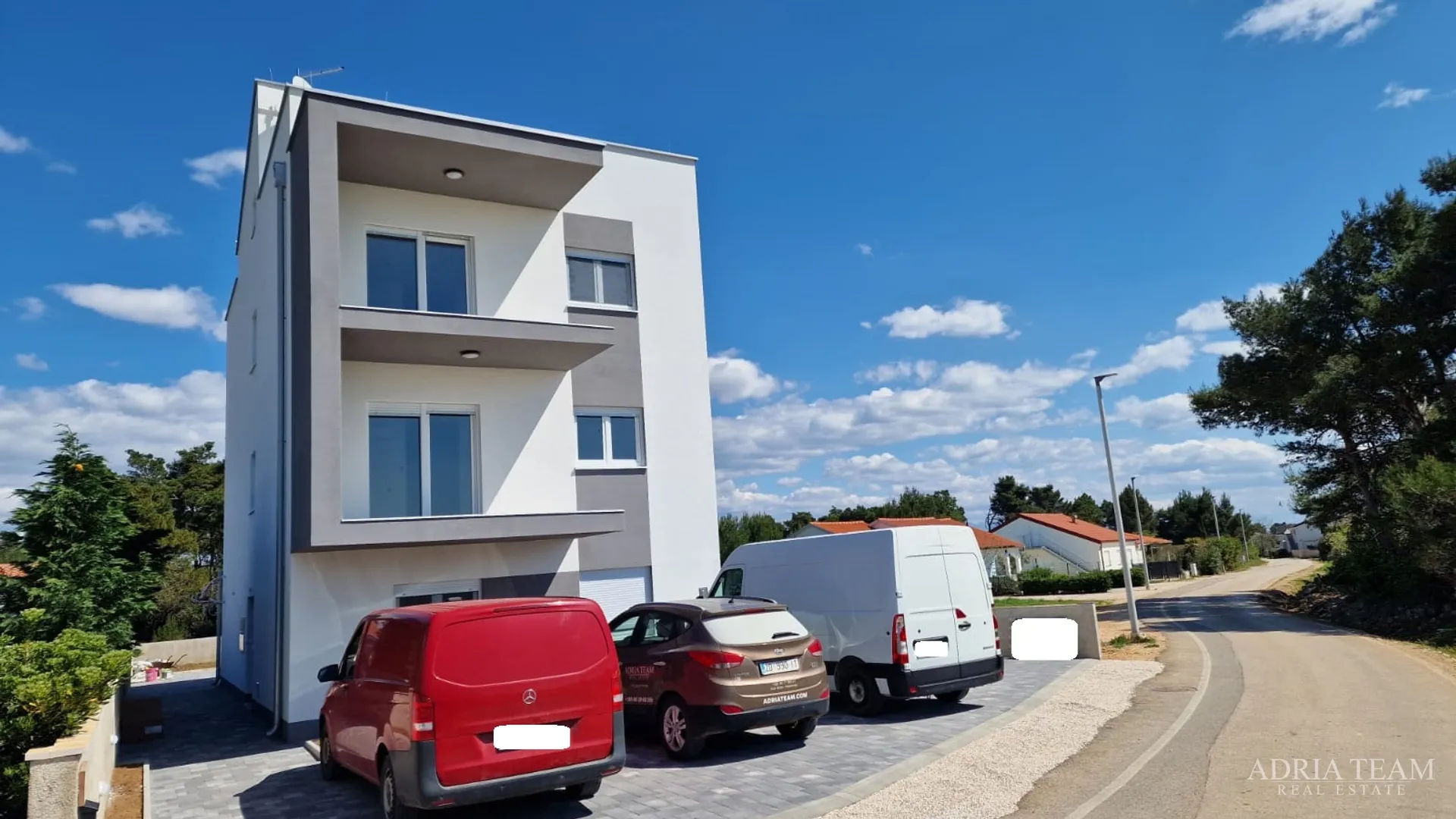 stambena zgrada s tri stambene jedinice i krovnom terasom - vir - slika 8