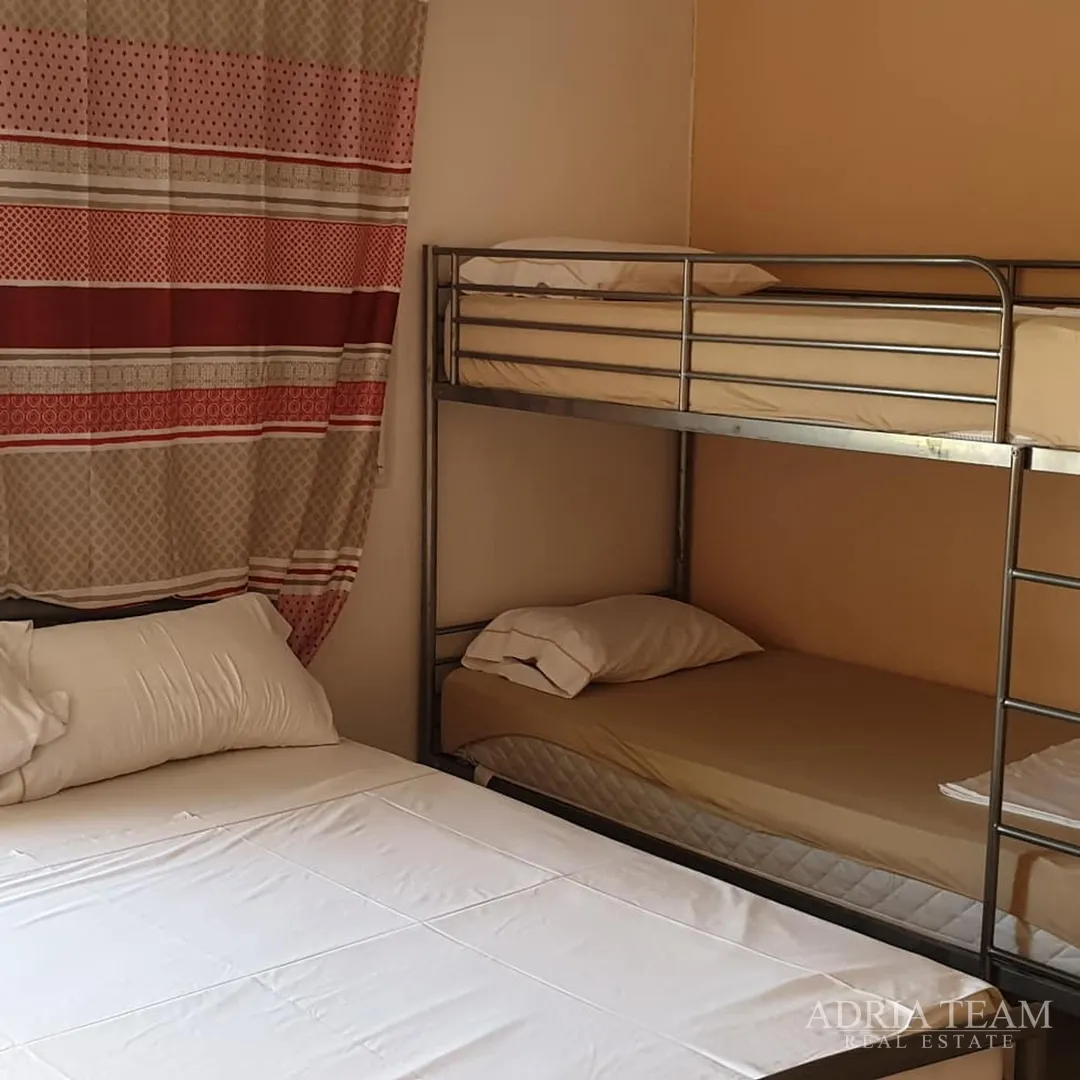 apartmanska kuća u 1.redu do mora - slika 34