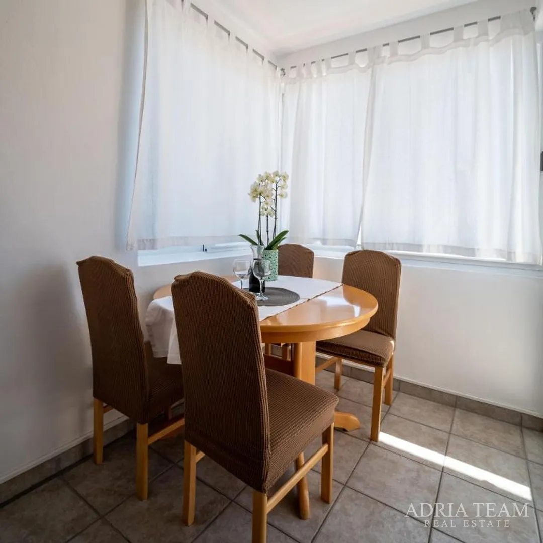 hotel - sukošan, prvi red do mora - slika 33