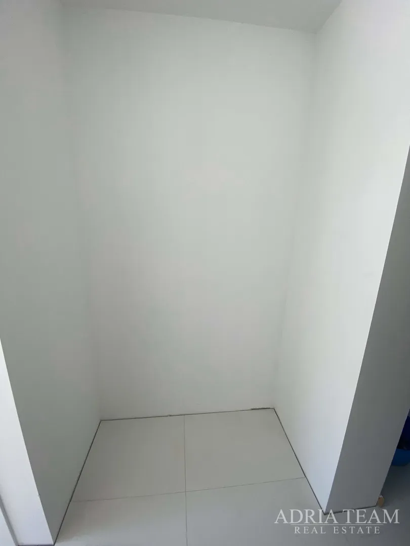 obiteljska kuća s velikim i uređenim dvorištem i bazenom, 400 m od mora, zadar - borik - slika 19