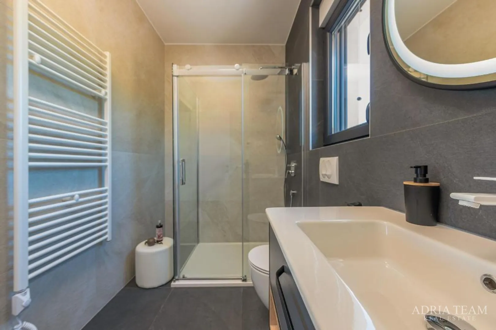 novoizgrađena vila s pogledom na more, planine i šumu - rovanjska - slika 27