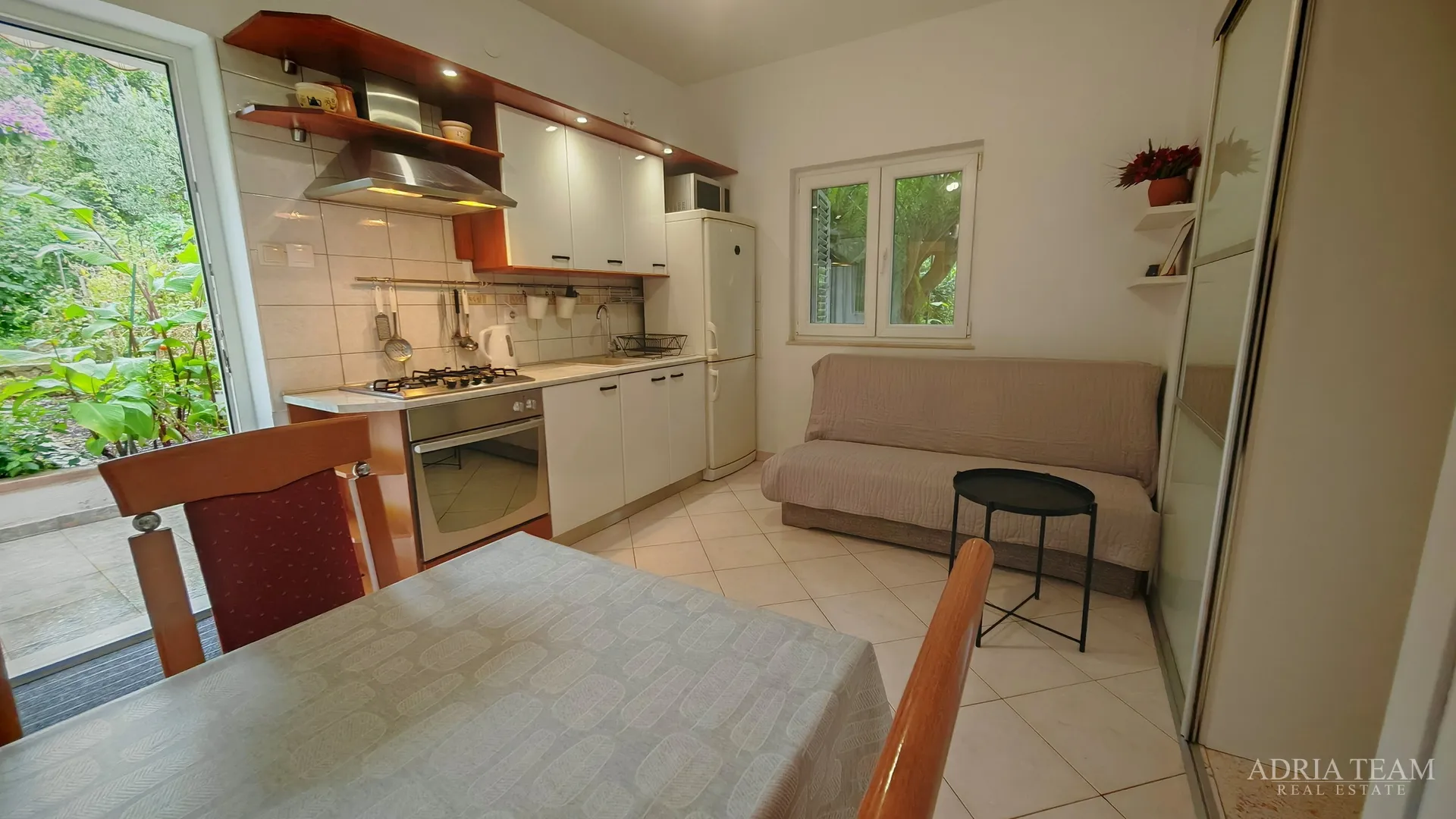 prodaje se lijep jednosobni apartman s vrtom – lukoran, otok ugljan - slika 17