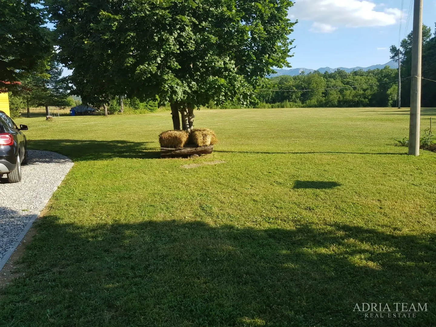 luksuzna vila s grijanim bazenom i natkrivenom terasom - 10 000 m2 zemljišta! - slika 5