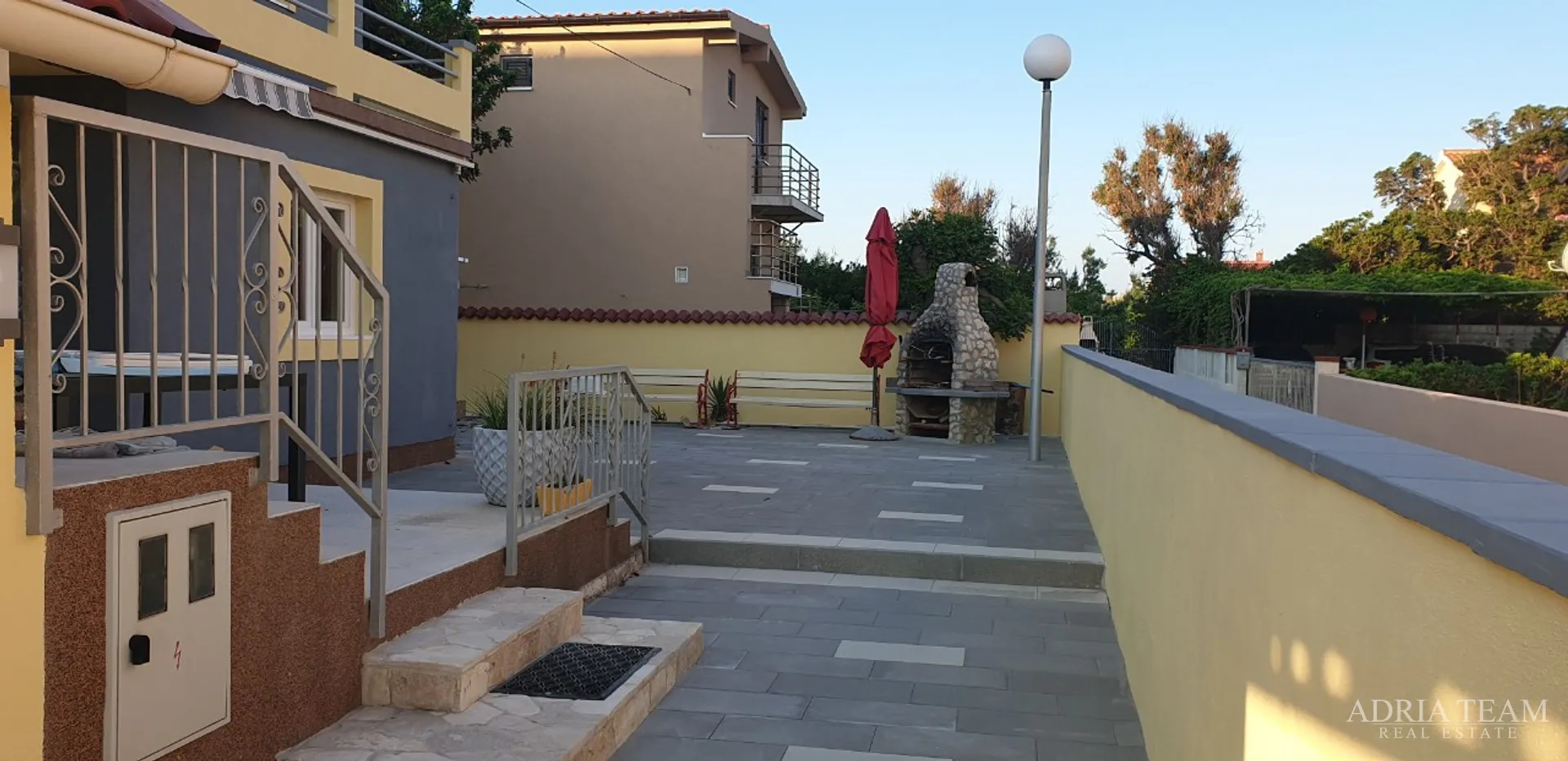 apartmanska kuća u 1.redu do mora - slika 6