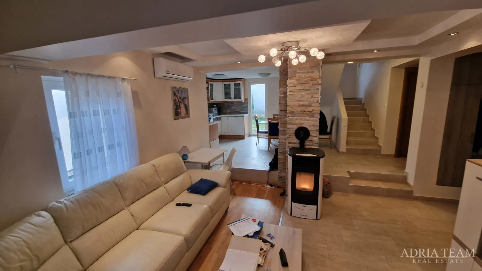 renovirana kuća , vir, 300 m od mora - slika 9