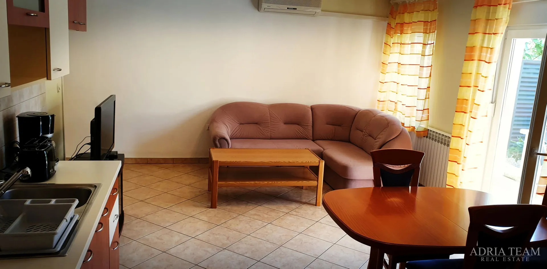 vila sa 7 apartmana, pogled na more - diklo, zadar - slika 34
