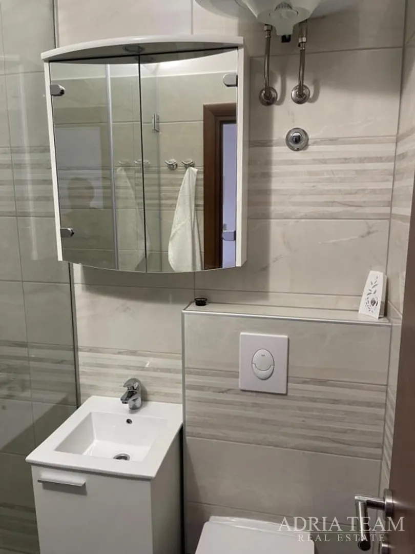 vila s bazenom i pogledom na more, 600 m od mora, privlaka - zadar - slika 18