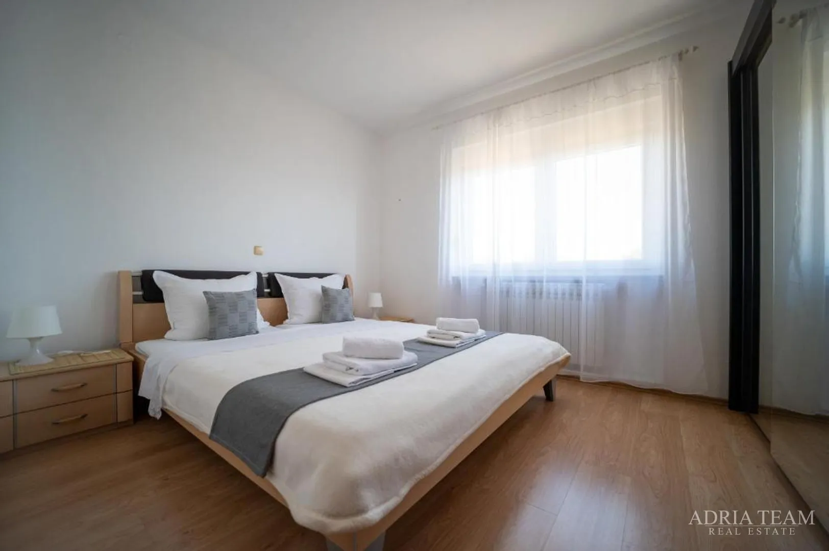hotel - sukošan, prvi red do mora - slika 39