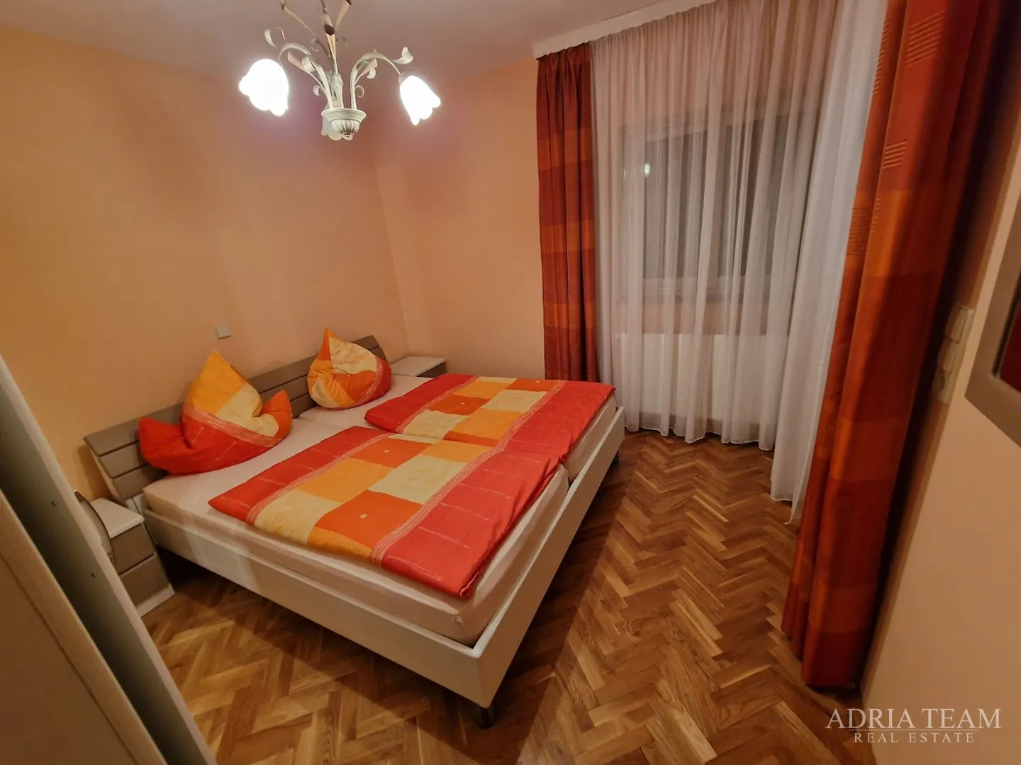kuća s 2 stana, neposredna blizina mora - maslenica - slika 9