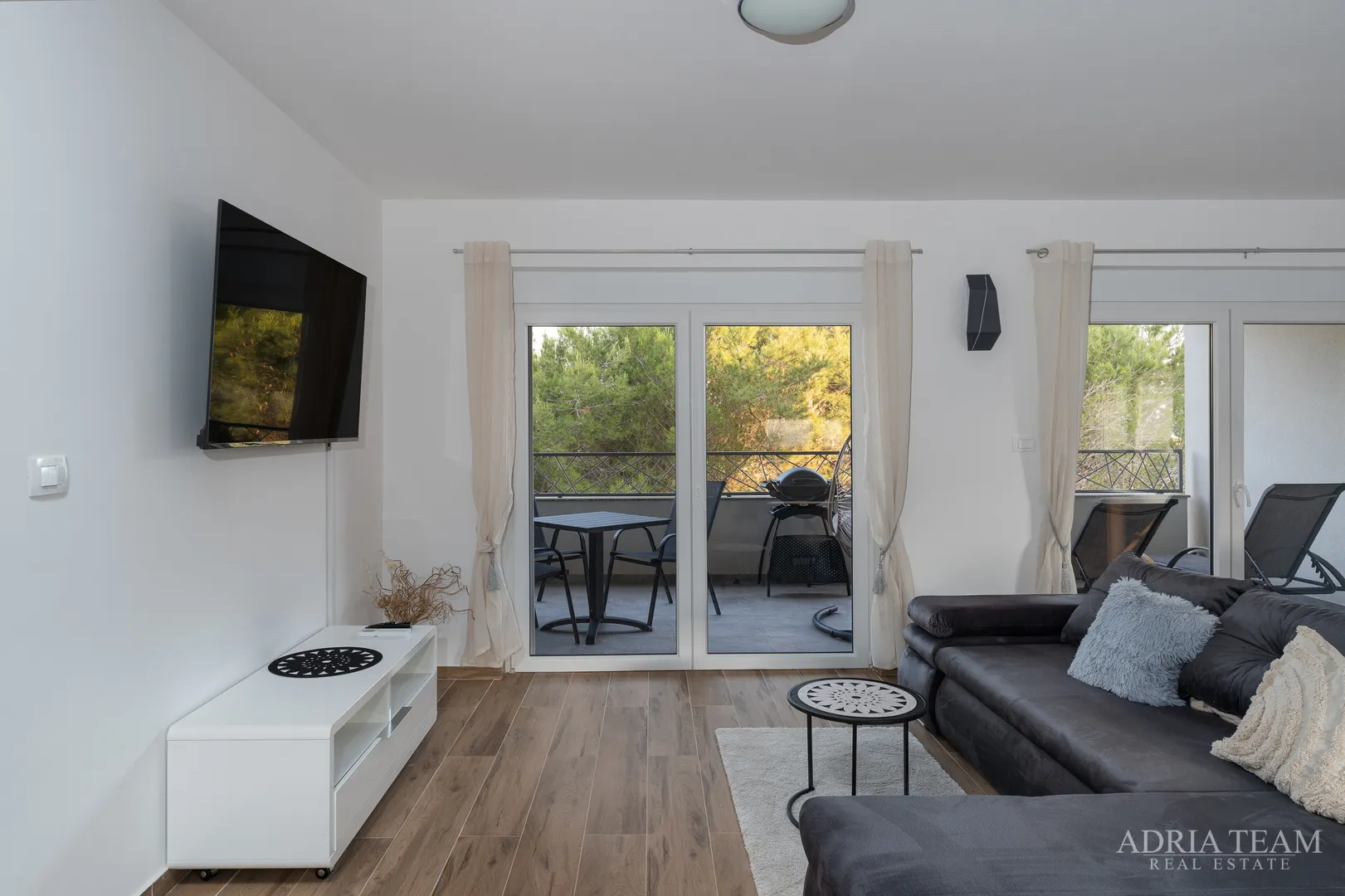 namješten apartman s krovnom terasom - vir - slika 12