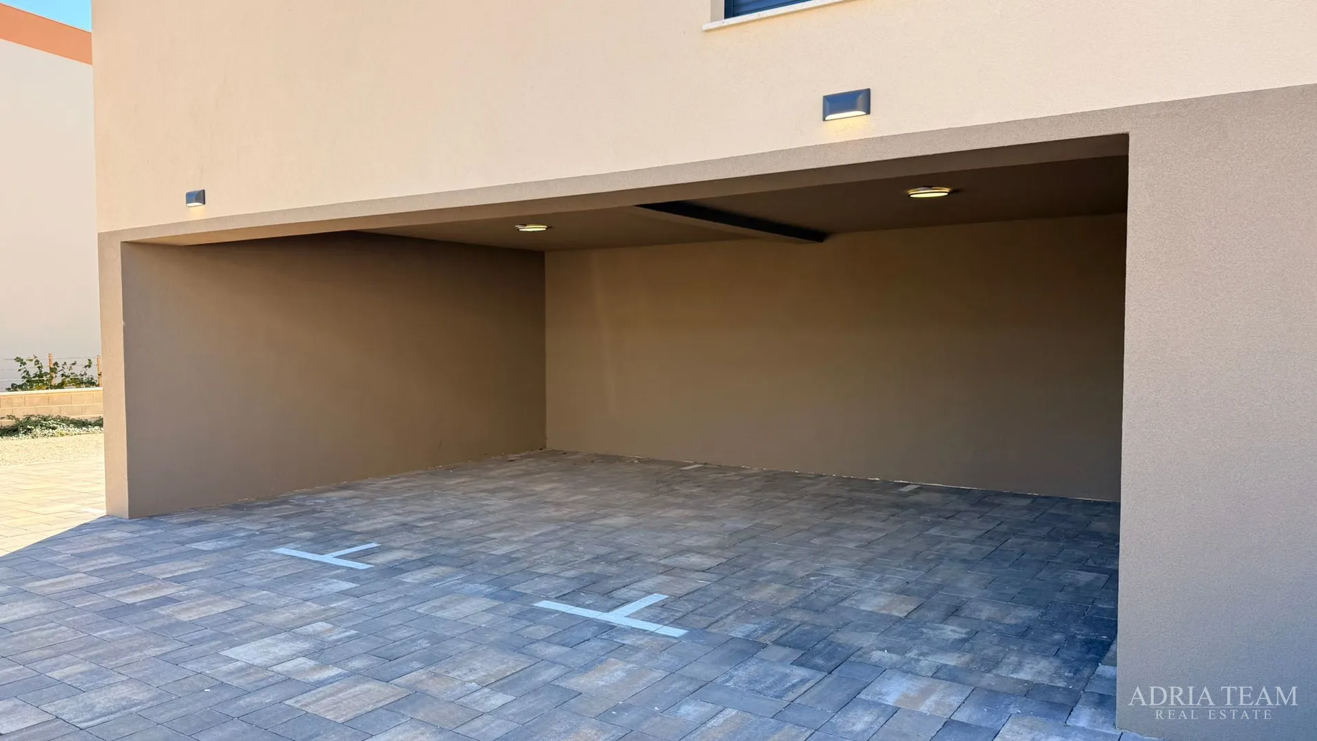2 prostrana apartmana, privlaka - slika 3