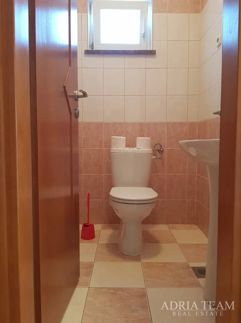 vila sa 7 apartmana, pogled na more - diklo, zadar - slika 36