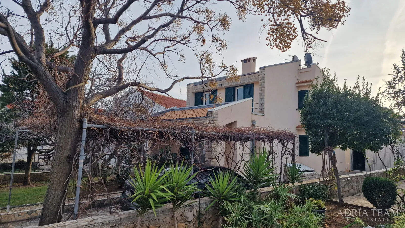 RENOVIRANA KUĆA , VIR, 300 m OD MORA