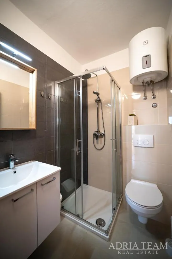 hotel - sukošan, prvi red do mora - slika 38