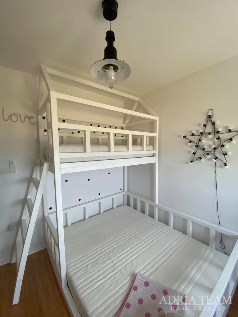 apartman s 3 spavaće sobe, 1. red do mora, povljana - pag - slika 20