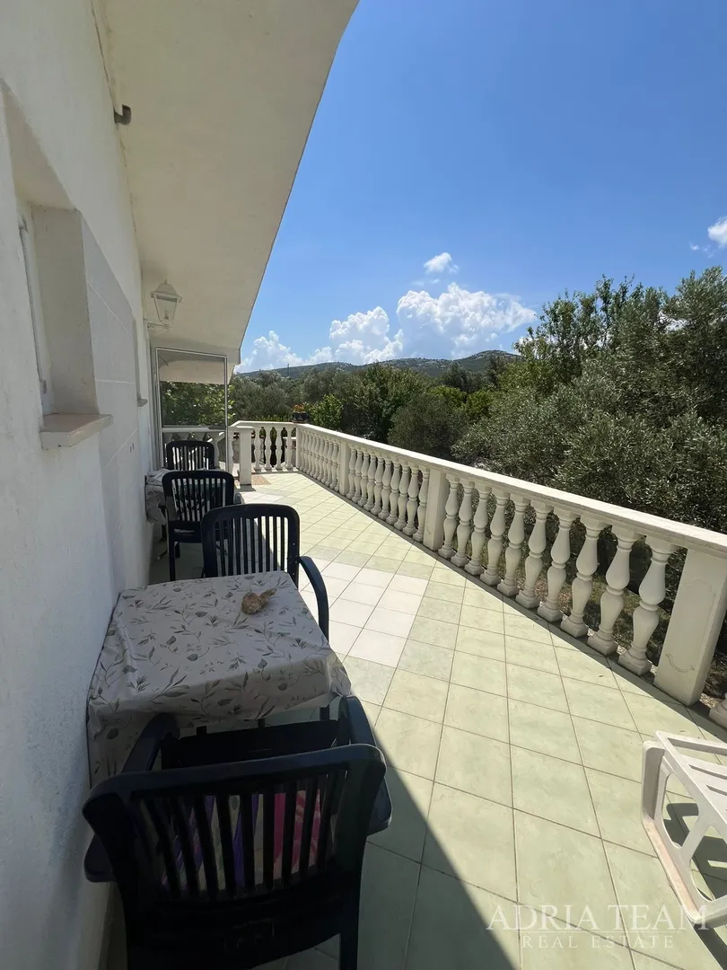 kuća s tri stambene jedinice i uređenim vrtom - neviđane, pašman - slika 20