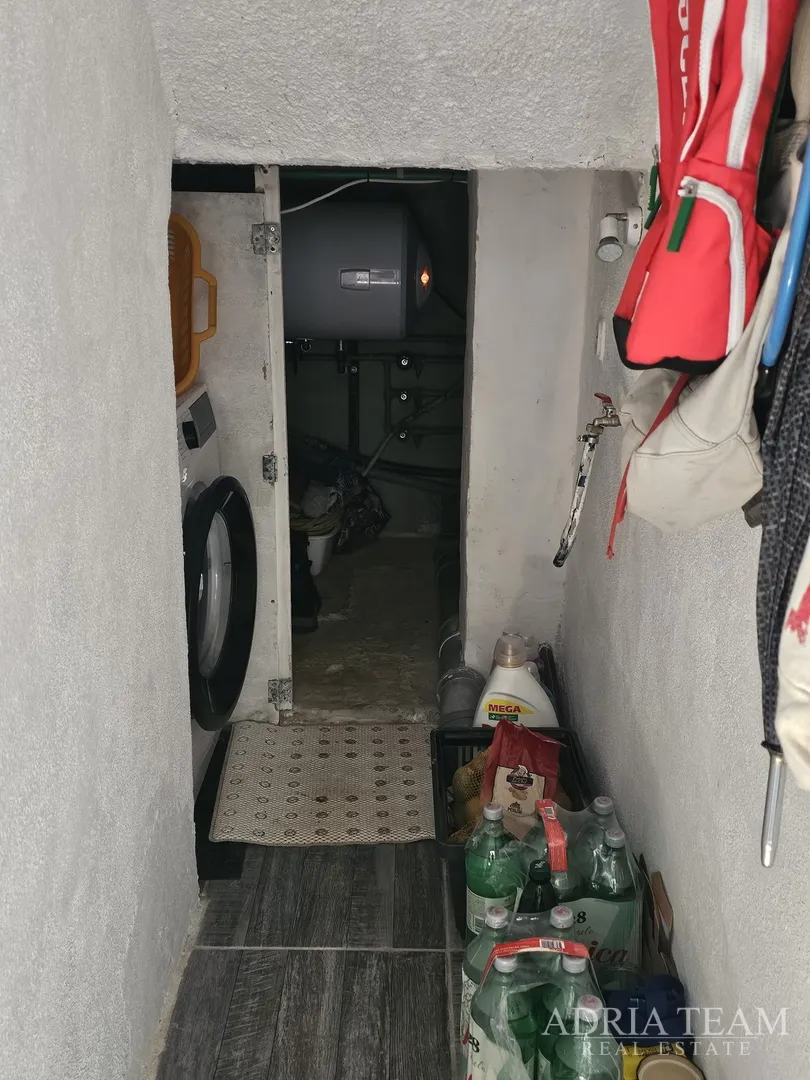 kuća s dvije apartmanske jedinice - vir - slika 21