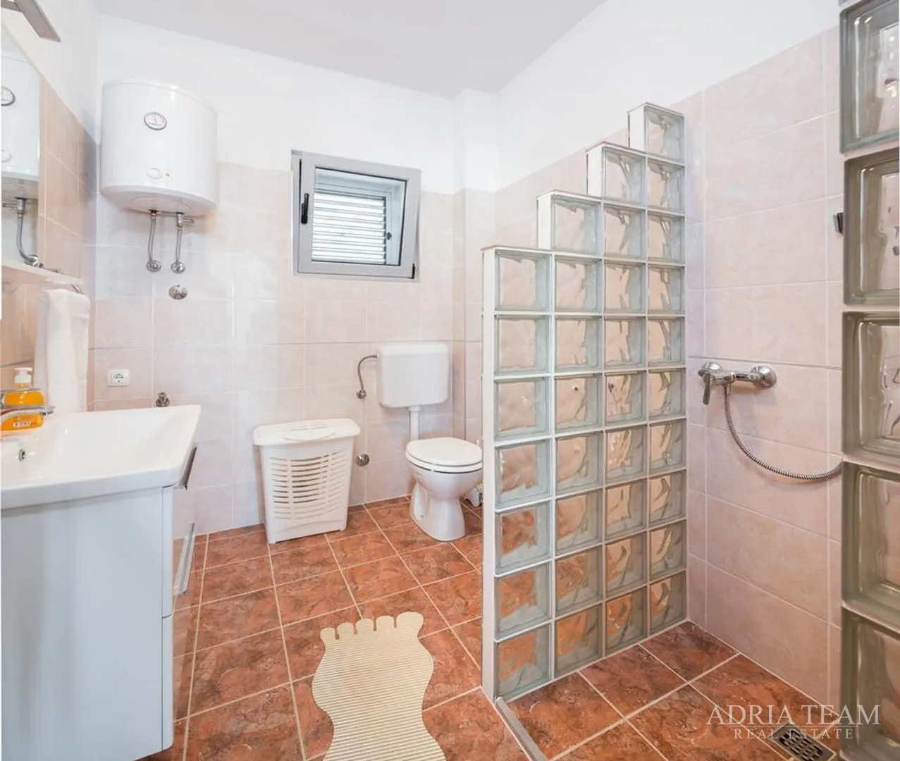 apartmanska kuća, trogir - slika 17