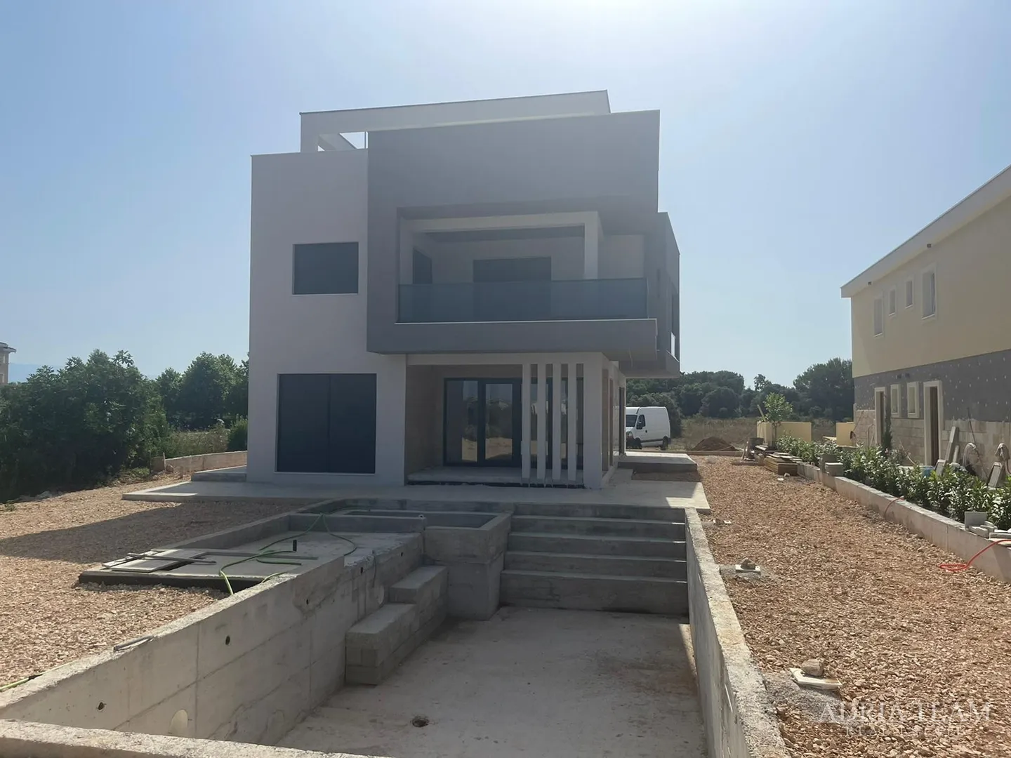 vila s bazenom u novogradnji - zaton - slika 10