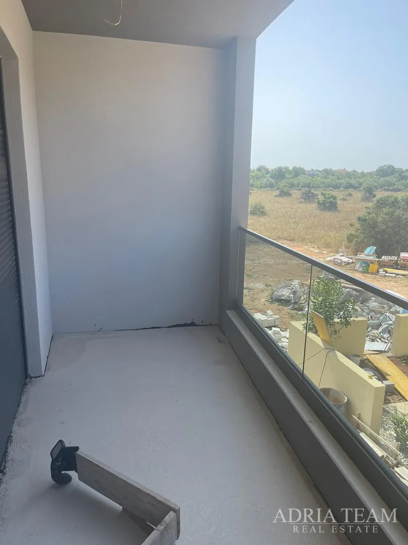 vila s bazenom u novogradnji - zaton - slika 63