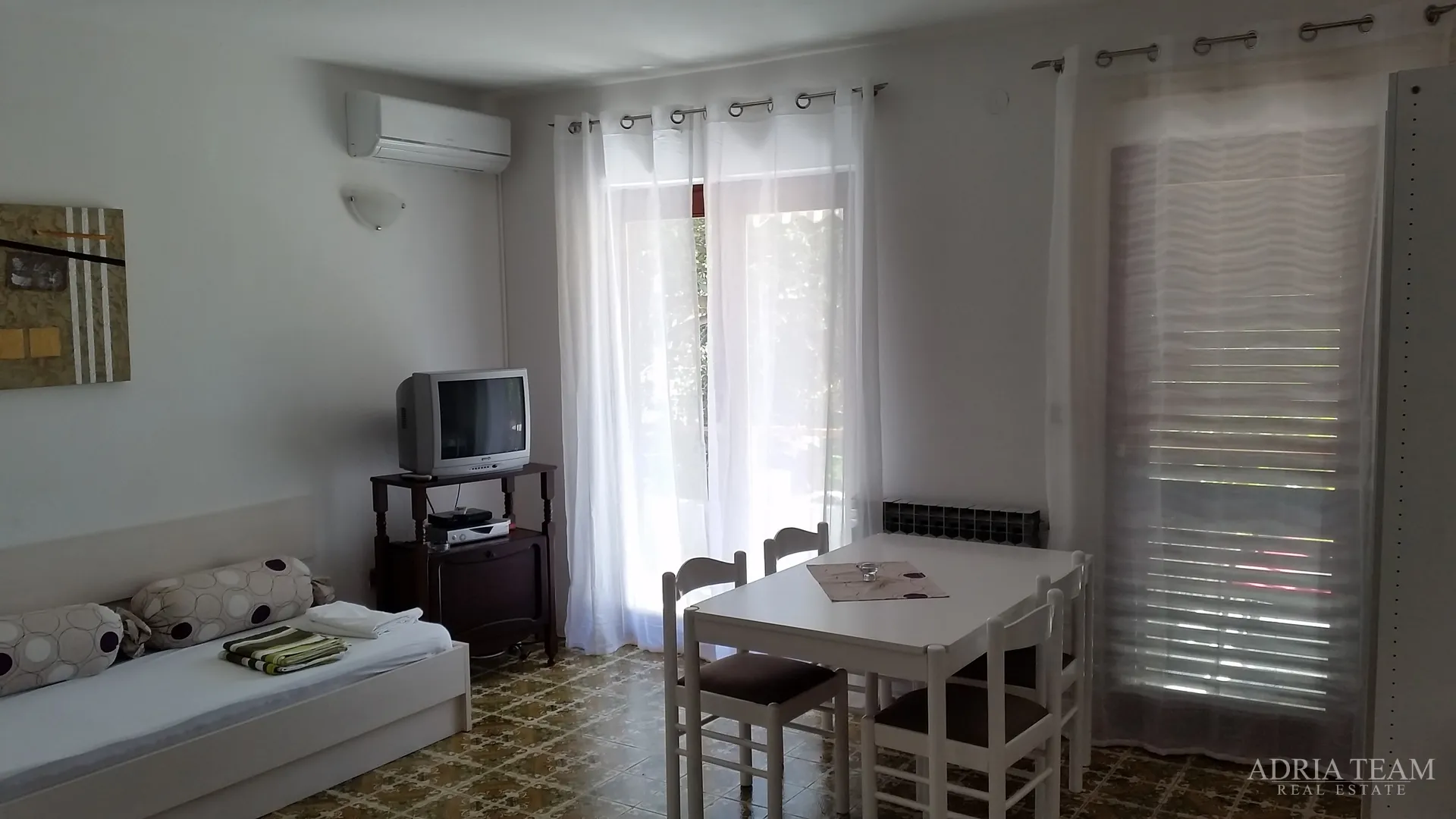 apartmanska kuća 100 m od mora, odlična lokacija - novalja, pag - slika 20