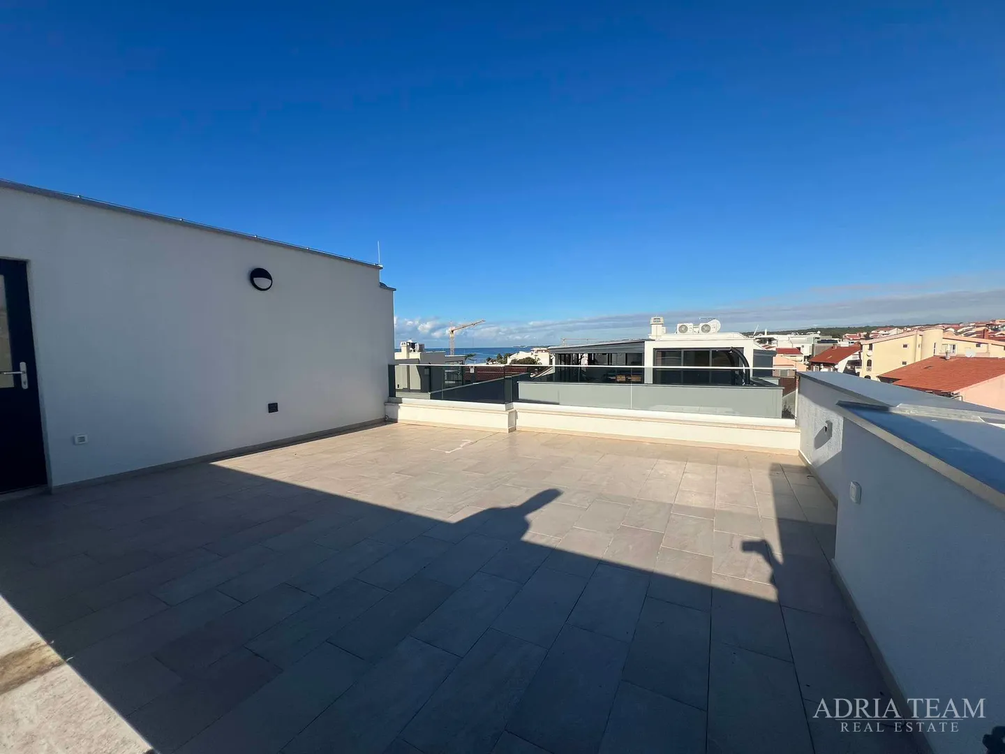 apartman u stambenoj zgradi, 80 m od mora - diklo, zadar posebna ljetna akcija! - slika 7