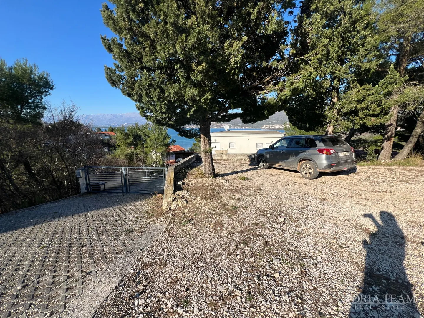 kuća s tri stambene jedinice, pogled na more i velebit - donji karin - slika 98